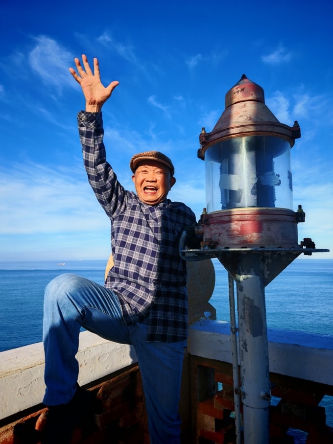 Cụ ông 82 tuổi du lịch một mình khắp thế giới