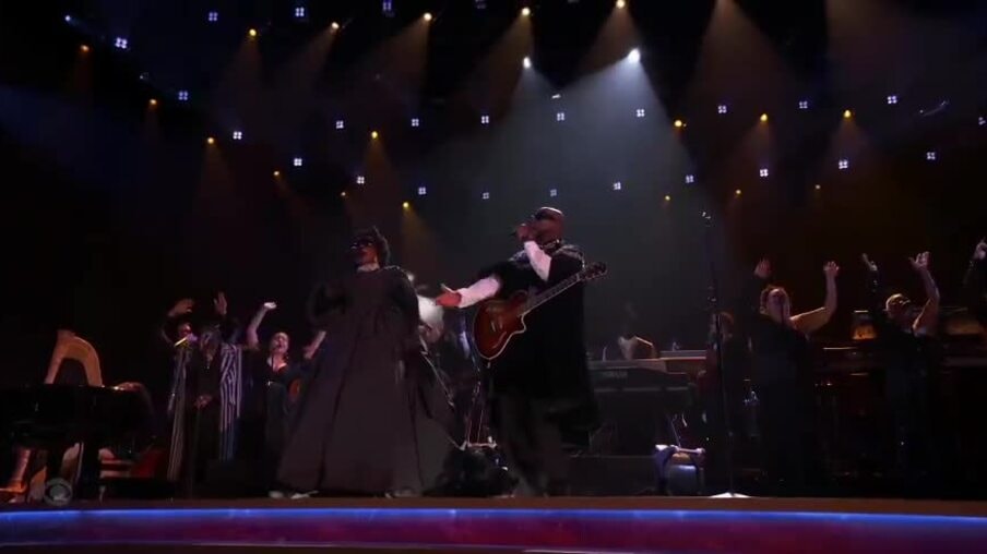 Lauryn Hill hát 'Killing Me Softly' ở Grammy 2026