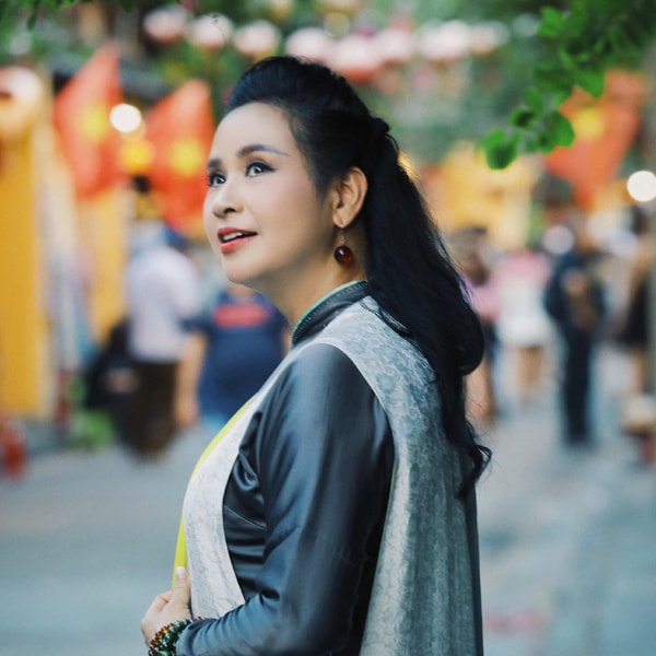 Nữ NSND, diva nhạc Việt sẽ vào phim Tết của Trấn Thành là ai?- Ảnh 2. Nữ NSND, diva nhạc Việt sẽ vào phim Tết của Trấn Thành là ai?- Ảnh 2.