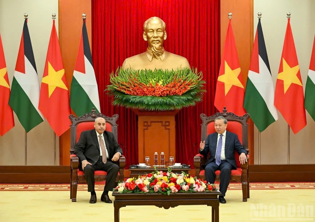 Tổng Bí thư Tô Lâm tiếp Chủ tịch Hạ viện Jordan Mazen Turki El Qadi. (Ảnh: nhandan.vn)