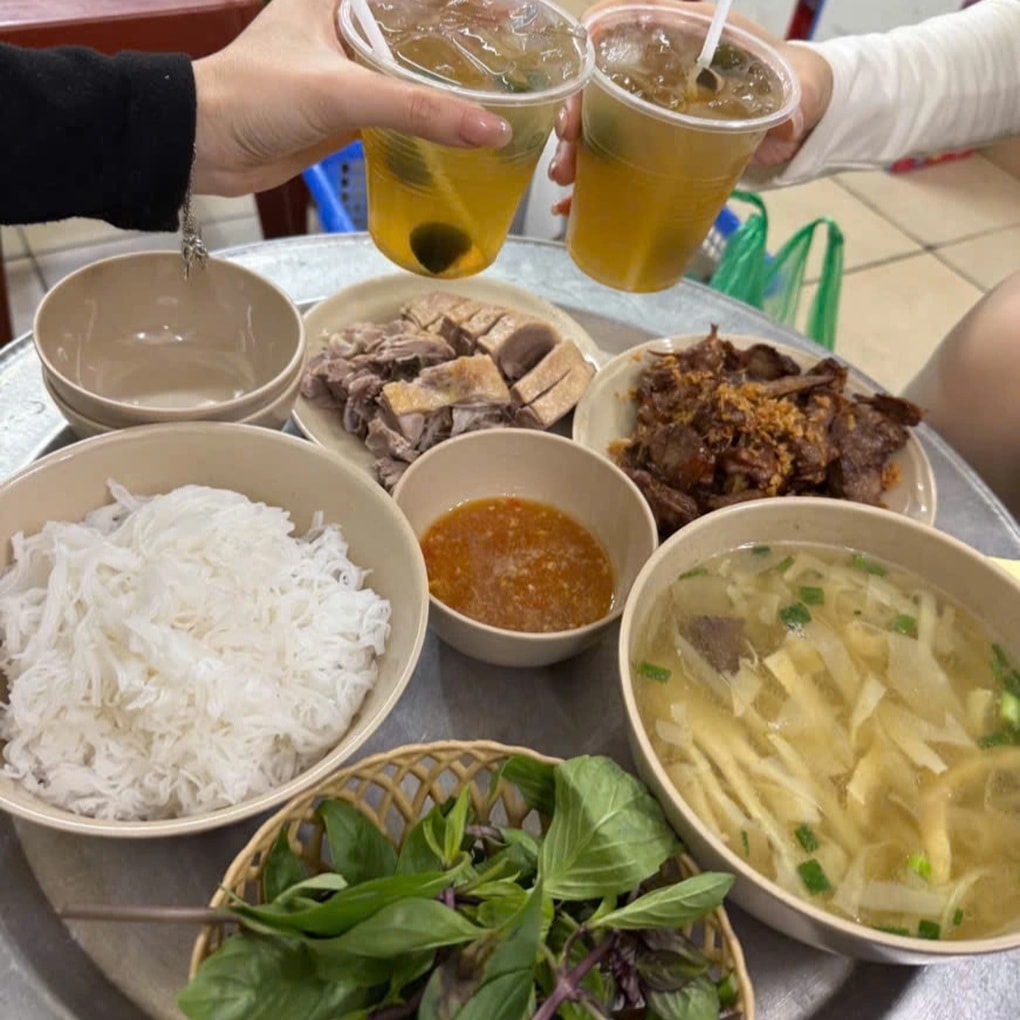 Cô gái Trung Quốc thắc mắc vì sao vóc dáng phụ nữ Việt Nam đều mảnh mai - 3