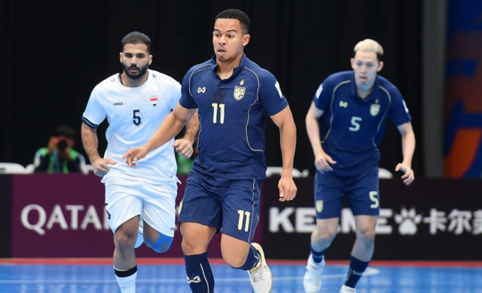 Thái Lan (áo xanh) thua Iraq 2-4 ở tứ kết giải vô địch futsal châu Á 2026, chiều 3/2. Ảnh: AFC