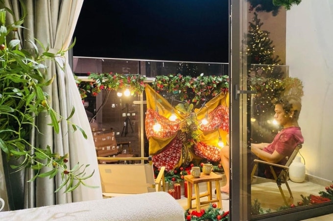 Không gian căn hộ của chị Duy Liên, cư dân Masteri Centre Point được trang trí bởi đèn lấp lánh. Ảnh: NVCC