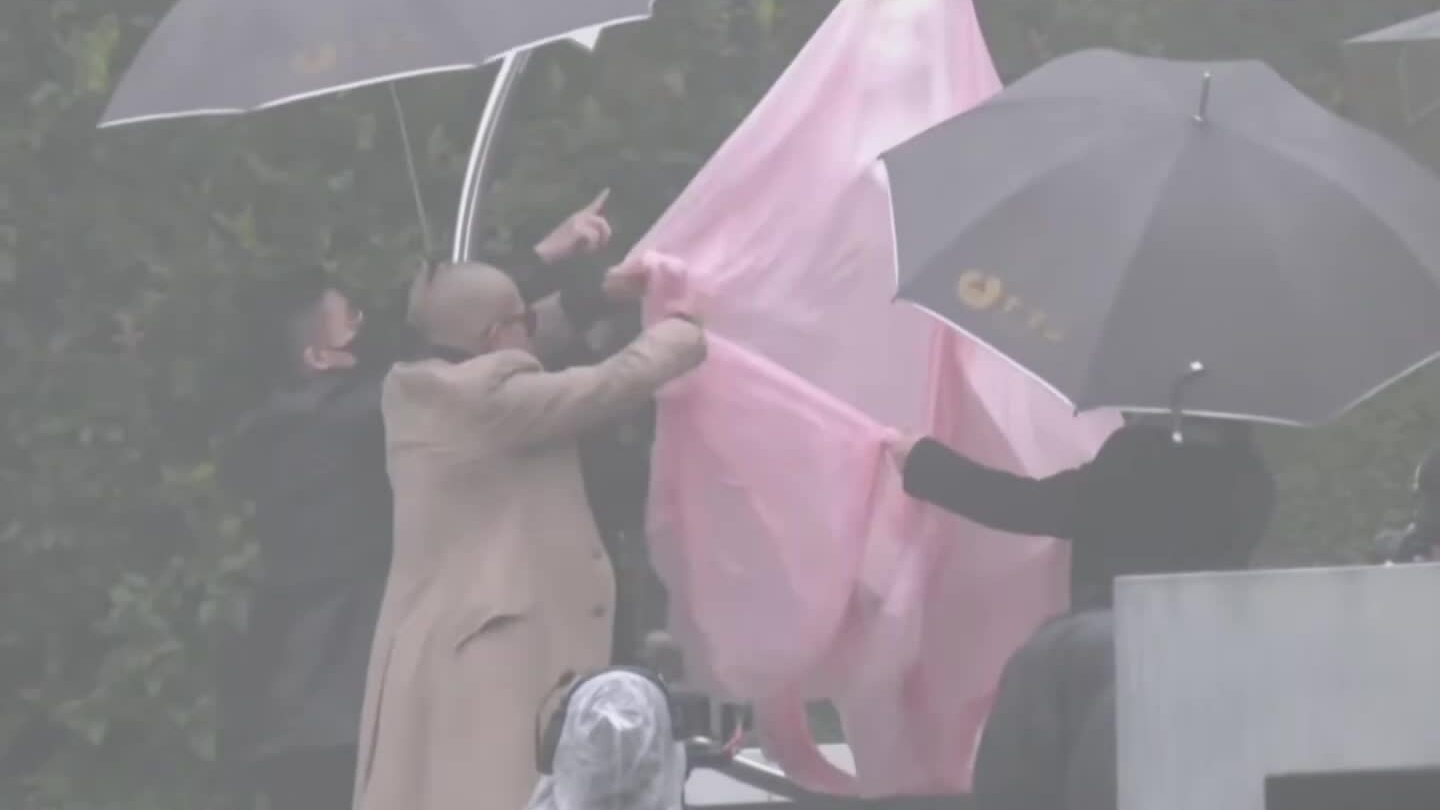 Chồng tạc tượng Từ Hy Viên