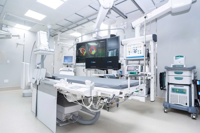 Hệ thống thông tim can thiệp hiện đại Bệnh viện Chợ Rẫy: Bước tiến cho những “nhịp đập” tương lai- Ảnh 2. Hệ thống thông tim can thiệp hiện đại Bệnh viện Chợ Rẫy: Bước tiến cho những “nhịp đập” tương lai- Ảnh 2.