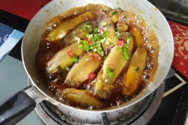 Sản vật mùa nước nổi ở miền Tây nghe tên cực lạ tai, níu chân thực khách - Ảnh 4.