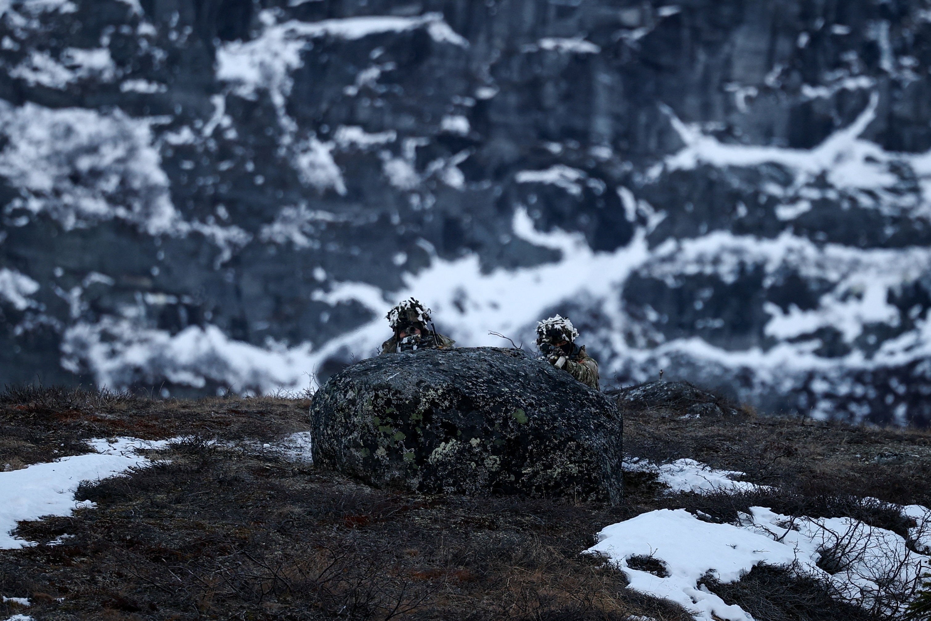 Binh sĩ Đan Mạch tham gia một cuộc diễn tập trong chuyến thăm của Bộ trưởng Quốc phòng Đan Mạch Troels Lund Poulsen tại Greenland, ngày 31/1/2026. (Ảnh: Reuters/Stoyan Nenov)