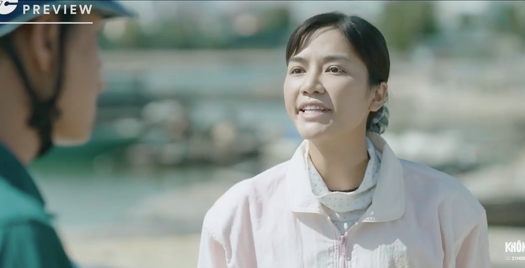 Bạn gái phản ứng, lên mặt với Lợi.