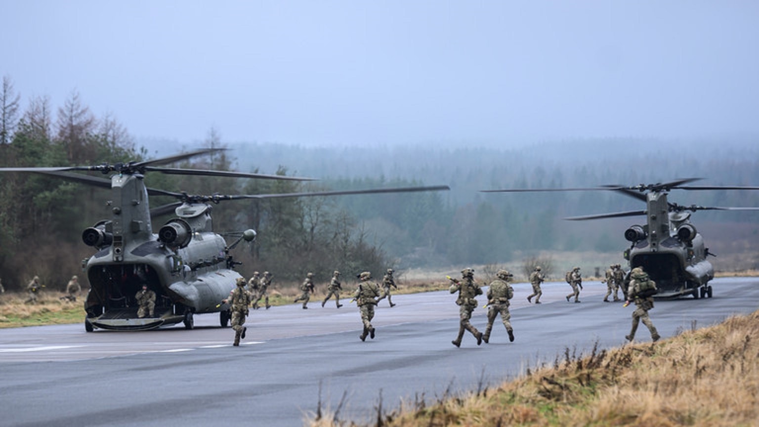 Lực lượng Anh trong một buổi diễn tập của NATO. (Ảnh: RT)