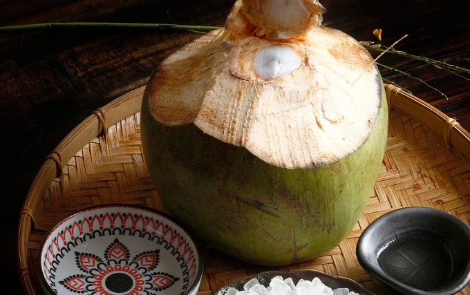 Nước dừa giàu kali, magie, có lợi cho sức khỏe. Ảnh: Bùi Thủy