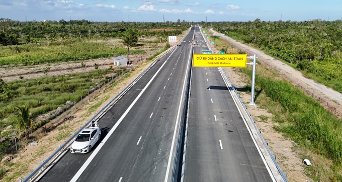 Cao tốc Cần Thơ - Cà Mau cuối tháng 12/2025. Ảnh: Huy Phong