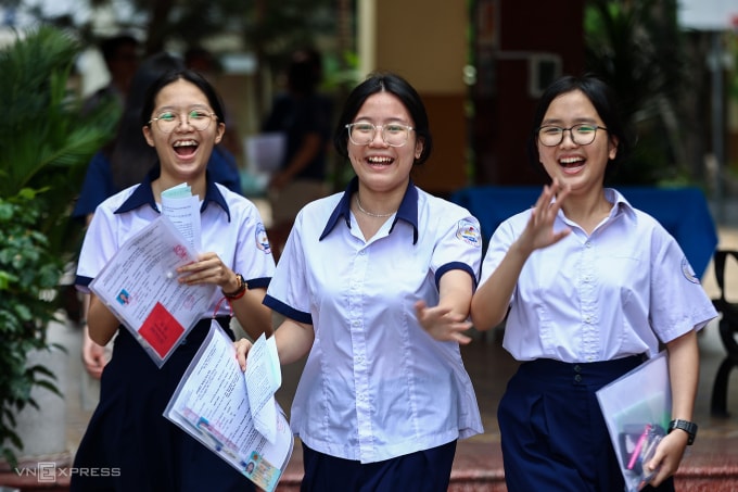 Thí sinh thi lớp 10 công lập TP HCM, tại THCS Hoa Lư (TP Thủ Đức), tháng 6/2025. Ảnh: Quỳnh Trần