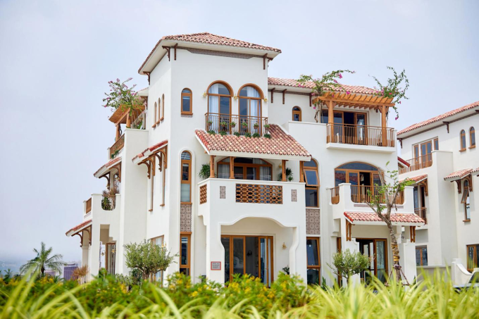 Một mẫu nhà kết hợp kiến trúc Iberia và văn hóa Nam bộ. Ảnh: Ánh Dương