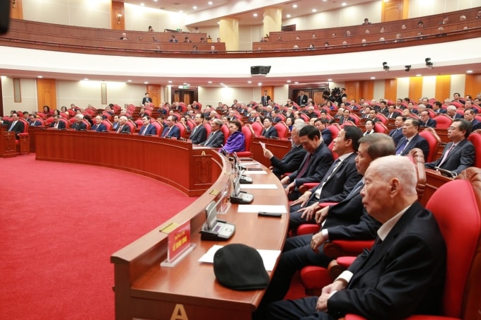 Lãnh đạo, nguyên lãnh đạo Đảng, Nhà nước dự gặp mặt sáng 4/2. Ảnh: Cổng thông tin Đảng Cộng sản