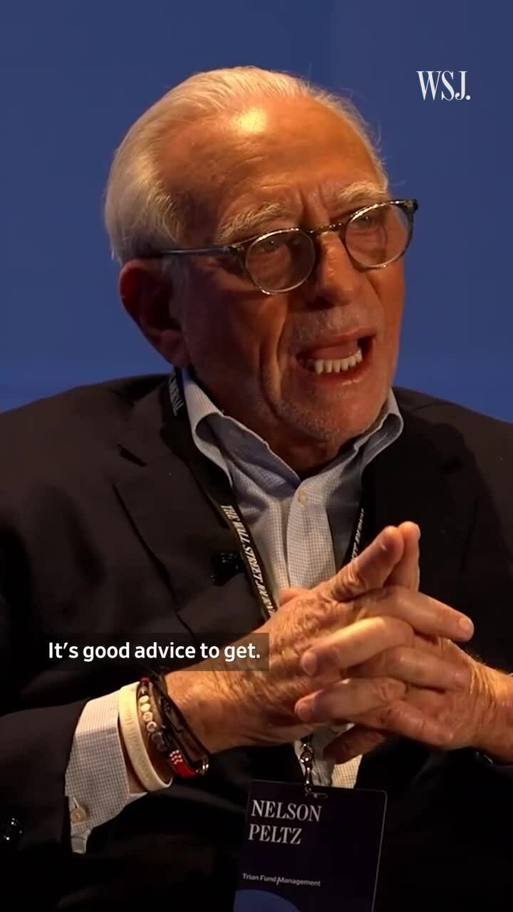 Bố vợ Brooklyn Beckham khen con gái và con rể