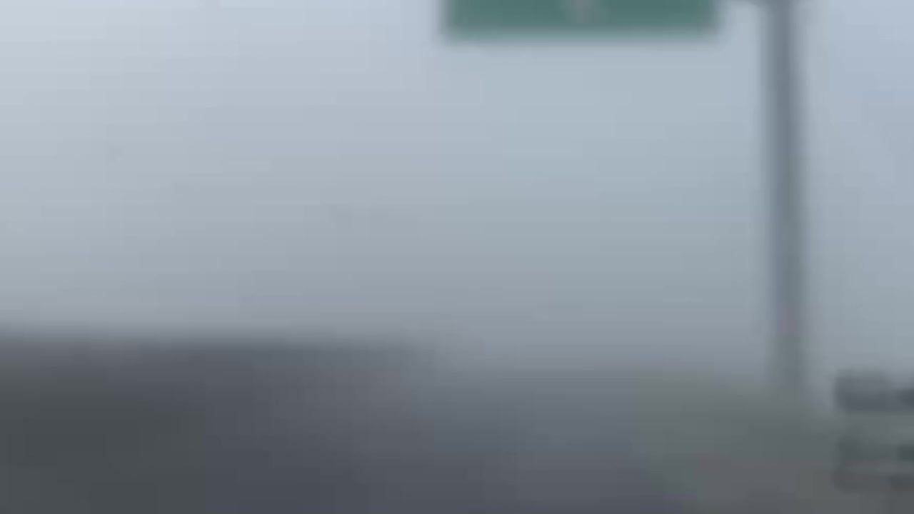 Lần đầu tiên cấm cao tốc do sương mù dày đặc