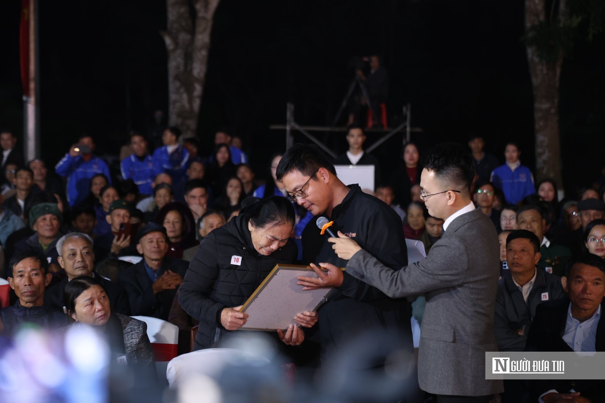 Người vợ liệt sĩ òa khóc khi thấy lại chồng thời trẻ: “Tôi mãn nguyện rồi” - Ảnh 1.