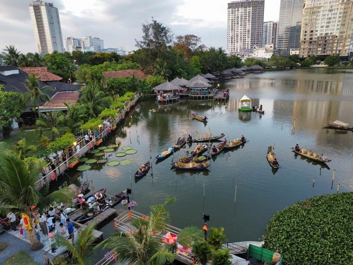 NHỮNG ĐIỂM ĐẾN VANG BÓNG MỘT THỜI: Gọi tên Bình Quới, Văn Thánh - Ảnh 2.