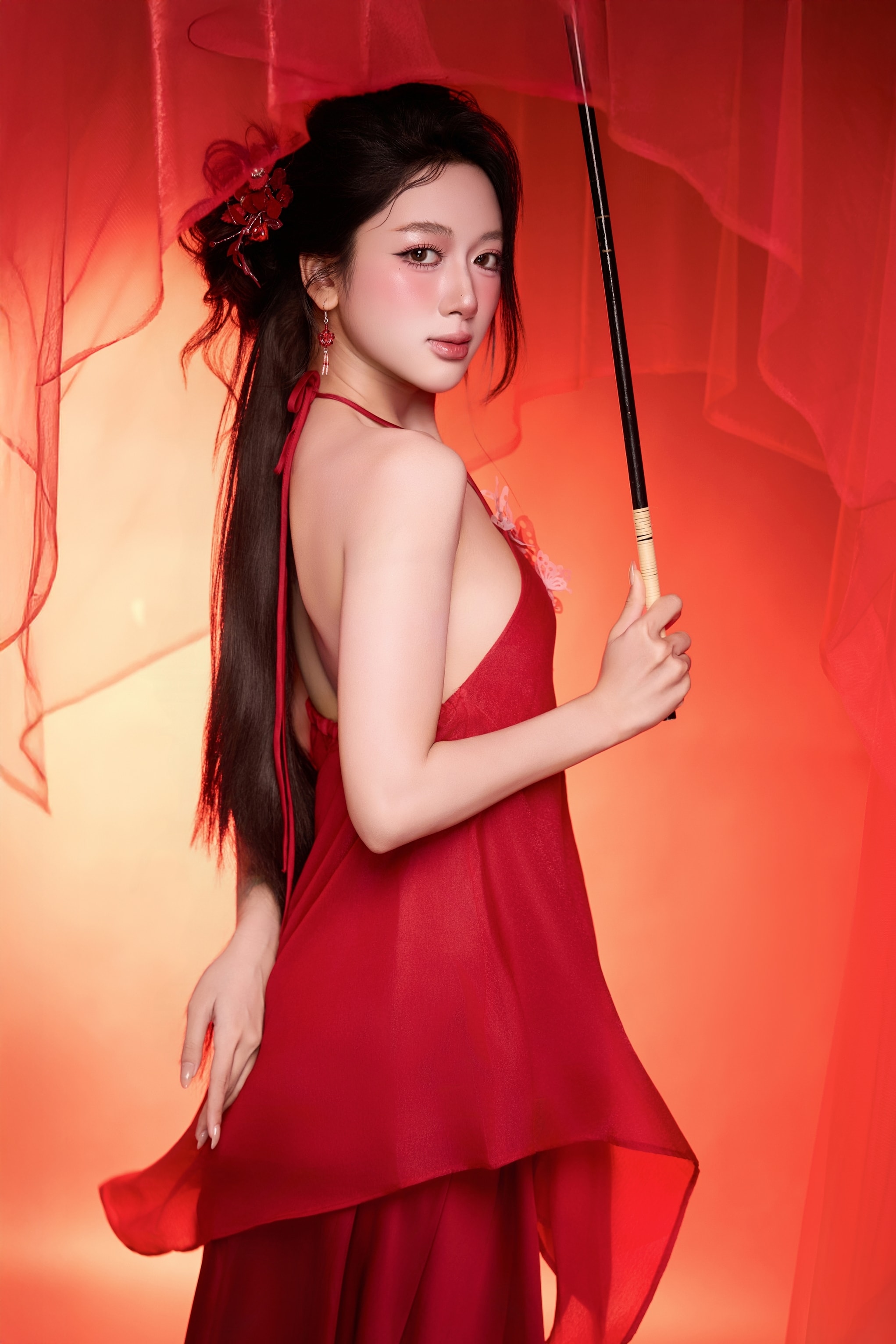 Dù lịch trình bận rộn, người đẹp vẫn duy trì các hoạt động thể thao như gym, đi bộ, yoga… Với cô, đây không chỉ là cách rèn luyện sức khỏe để có vóc dáng lý tưởng, mà còn là cơ hội để bản thân giải tỏa căng thẳng sau những giờ làm việc.