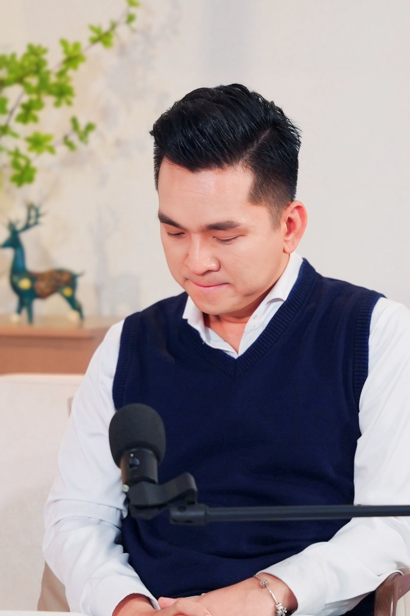 MC Hạnh Phúc khóc khi kể lại thời điểm chiến đấu với bệnh ung thư trong chương trình 