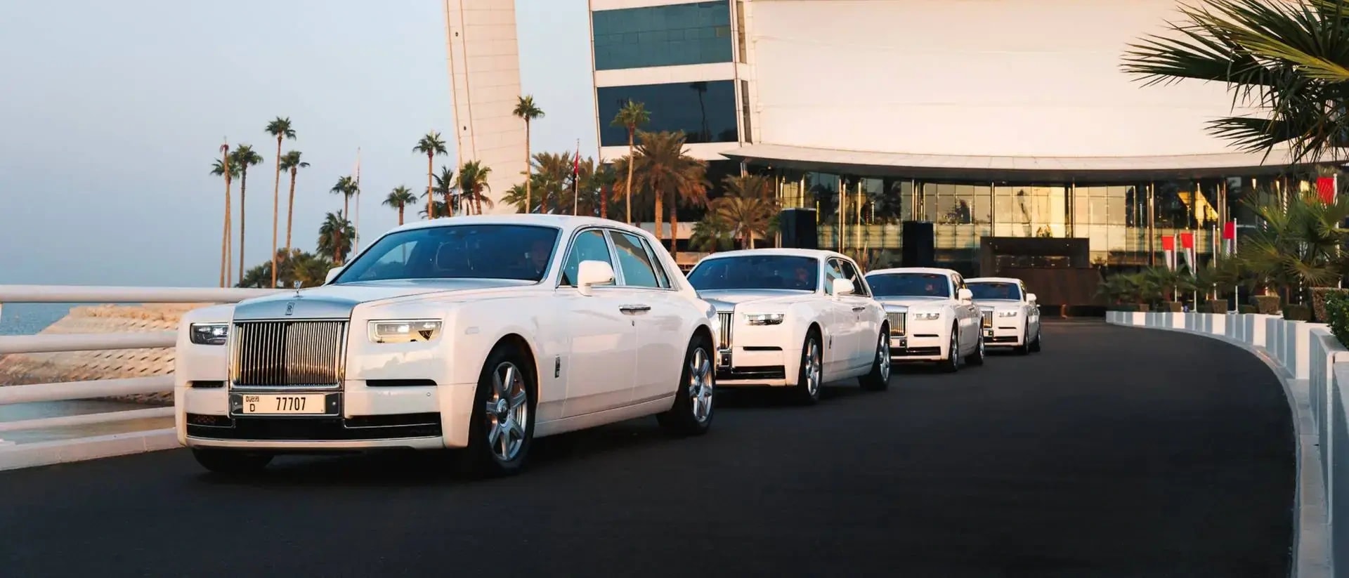 Khách sạn đưa đón bằng Rolls-Royce, trực thăng, giá phòng 850 triệu đồng - 8