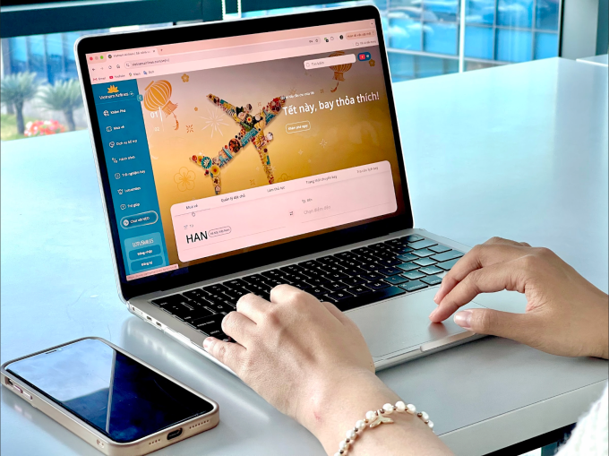 Hành khách lưu ý mua vé máy bay trên các website chính thức. Ảnh: Vietnam Airlines