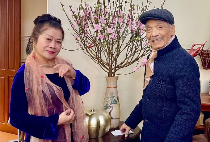 Nghệ sĩ Trần Hiếu và vợ - bà Minh Ngà - dịp đầu năm nay. Ảnh: Nhân vật cung cấp