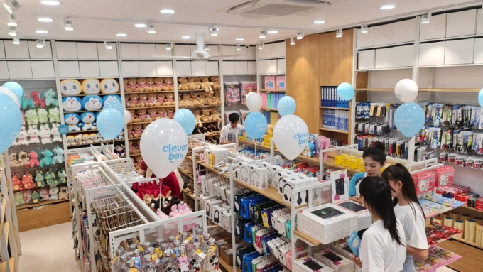 Bên trong một cửa hàng Clever Box tại TP HCM. Ảnh: TLG