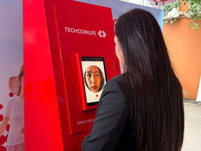 Khách hàng tham gia trải nghiệm tại sự kiện Hành trình sống trọn vẹn mỗi ngày. Ảnh: Techcom Life