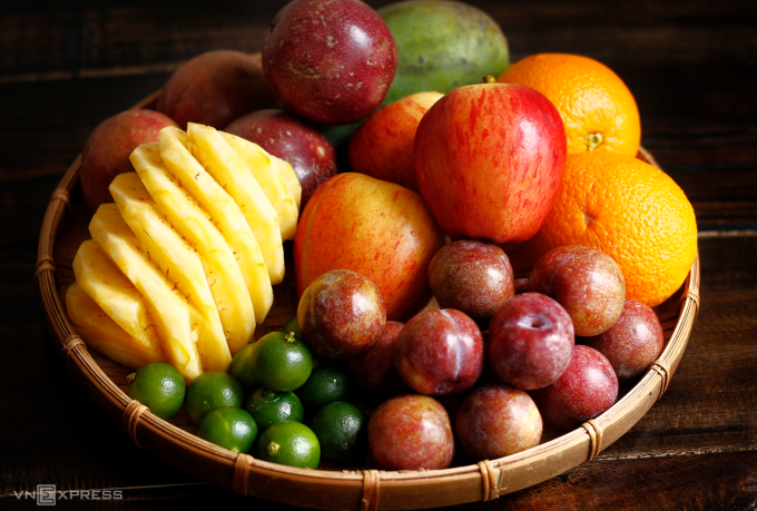 Ăn nhiều hoa quả sau uống rượu để giảm cảm giác mệt mỏi, đau đầu. Ảnh: Bùi Thủy