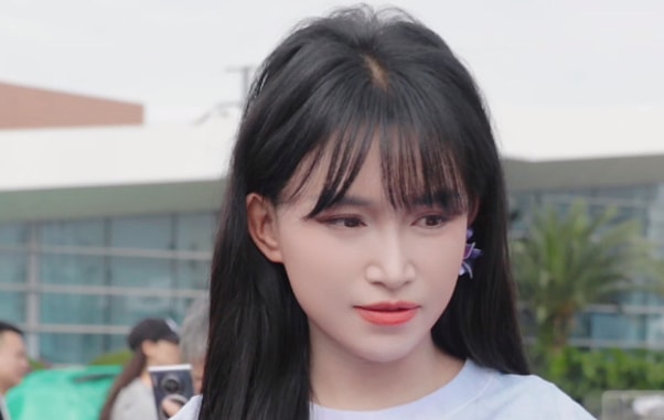 Lý Tử Thất tự làm hoa tai để phối trang phục