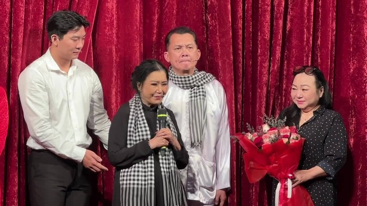 Nghệ sĩ Kim Cương nói tri ân khán giả, ôm chầm Thành Lộc khi hội ngộ ở sự kiện