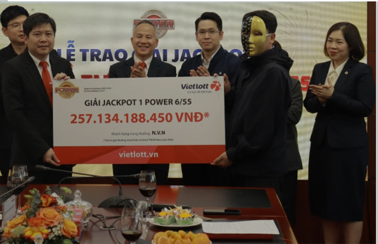 Doanh nhân TPHCM trúng Vietlott 257 tỉ đồng và những kế hoạch ý nghĩa - Ảnh 1. Doanh nhân TPHCM trúng Vietlott 257 tỉ đồng và những kế hoạch ý nghĩa - Ảnh 1.