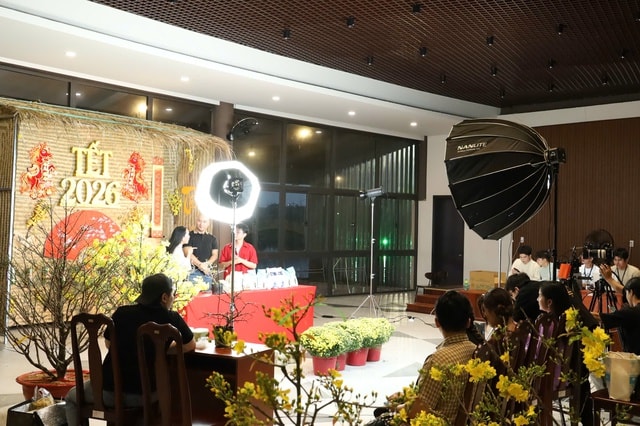 Địa phương TPHCM tổ chức livestream bán mai vàng hỗ trợ nông dân 2026 - Ảnh 7.