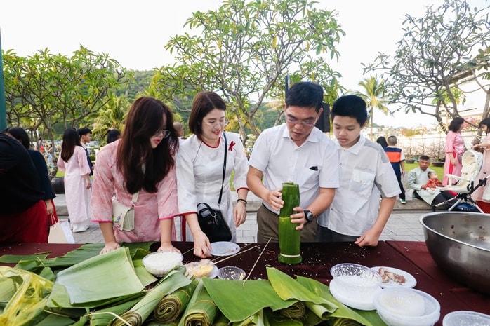 Nha Trang: "Gói bánh Tét - Trở về Tết xưa" mừng xuân Bính Ngọ 2026 - Ảnh 2.