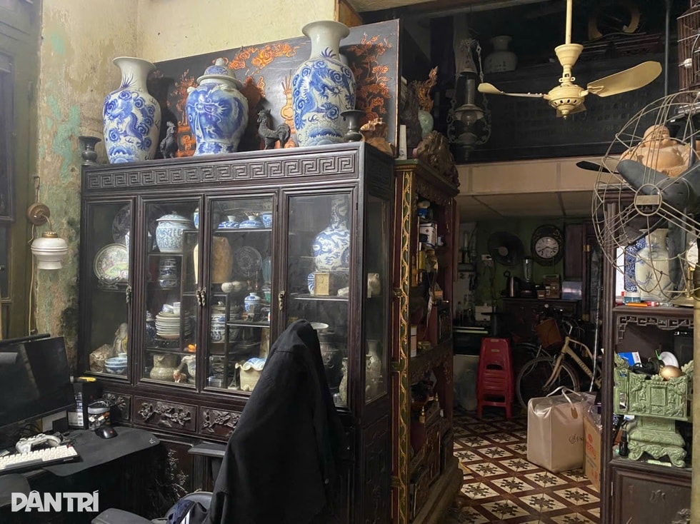 Chủ căn nhà trăm tuổi ở Hà Nội mất ngủ vì các nàng thơ chụp ảnh ngày đêm - 4 Chủ căn nhà trăm tuổi ở Hà Nội mất ngủ vì các nàng thơ chụp ảnh ngày đêm - 4