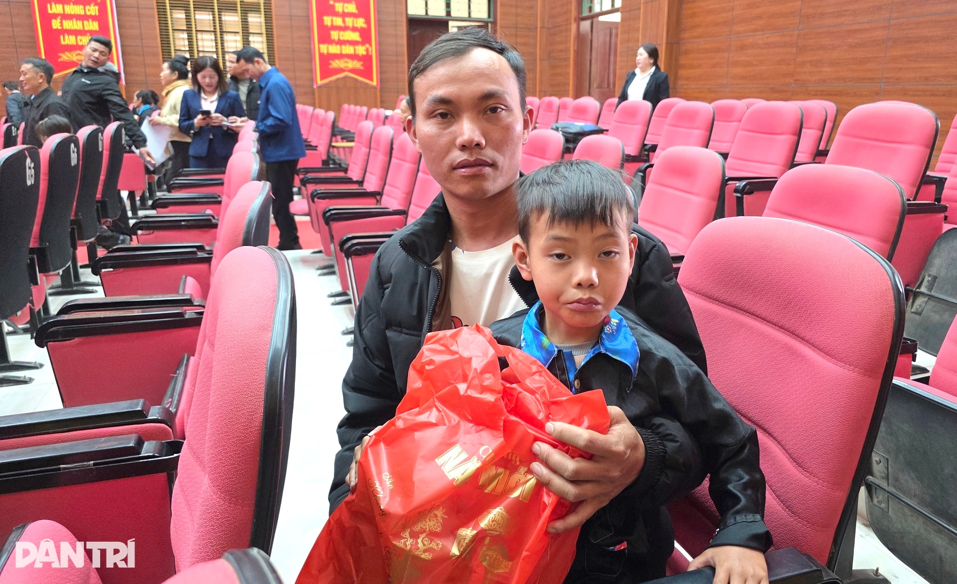 Trong lúc khó khăn như thế này, được quan tâm, sẻ chia là quý lắm! - 7