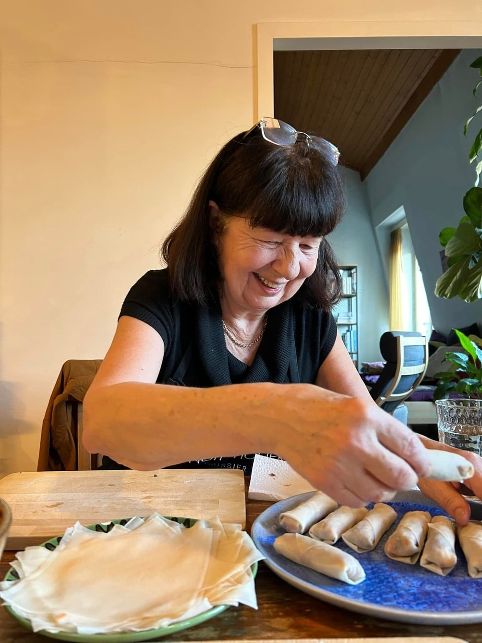 Người phụ nữ Việt mang phở, bún bò qua Thuỵ Sĩ bán nửa triệu đồng 1 bát - 5