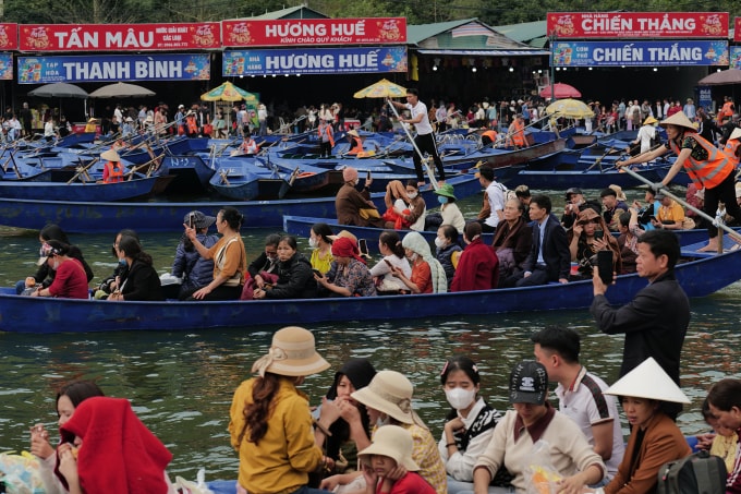 Lễ hội Chùa Hương năm 2024. Ảnh: Giang Huy