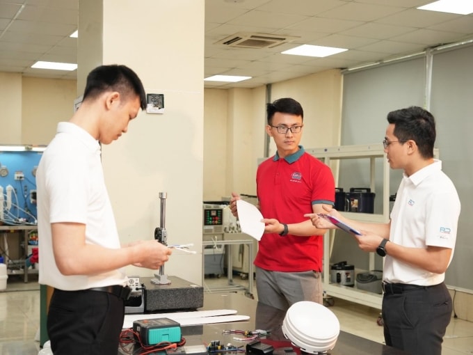 Các kỹ sư R&D Sunhouse xây dựng thư viện công nghệ và vật liệu cho quạt trần, phục vụ việc chế tạo nhiều dòng sản phẩm phù hợp đa dạng nhu cầu của người dùng. Ảnh: Sunhouse