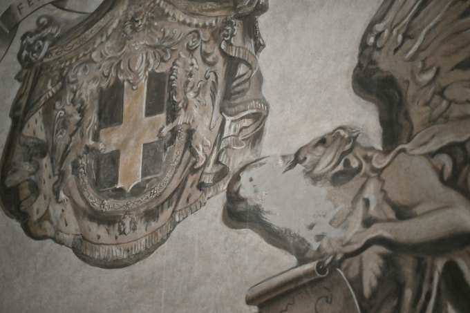 Gương mặt thiên thần trong Nhà nguyện Các Linh hồn nơi Luyện ngục, thuộc Vương cung thánh đường Thánh Lawrence ở Lucina, trung tâm thủ đô Rome bị xóa hôm 4/2. Ảnh: AFP