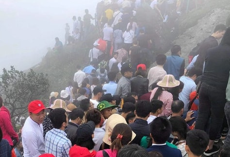 Tiền công đức trích cho Ban Quản lý di tích Yên Tử chỉ 320 triệu đồng năm 2024- Ảnh 1. Tiền công đức trích cho Ban Quản lý di tích Yên Tử chỉ 320 triệu đồng năm 2024- Ảnh 1.