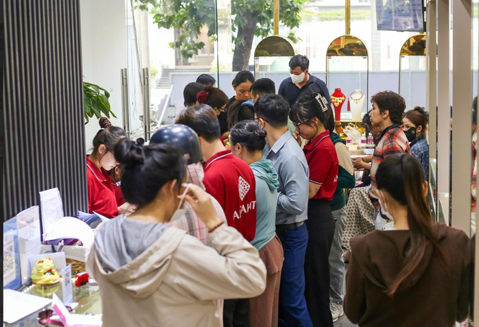 Giá bạc hôm nay 6 - 2 giảm sâu khiến nhà đầu tư lo sốt vó - Ảnh 2.