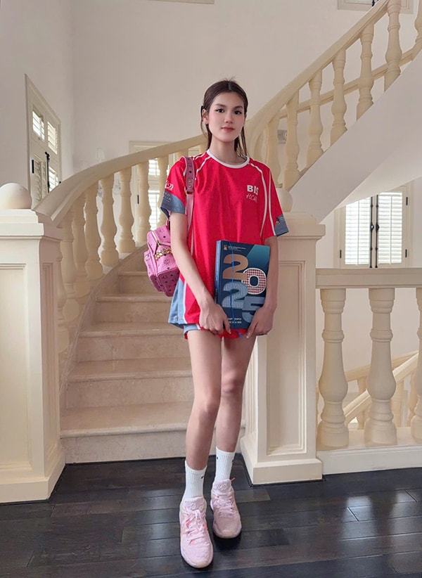 Con gái Hoa hậu Phương Lê 14 tuổi có chiều cao 1m7, học giỏi, ước mơ làm luật sư- Ảnh 5.