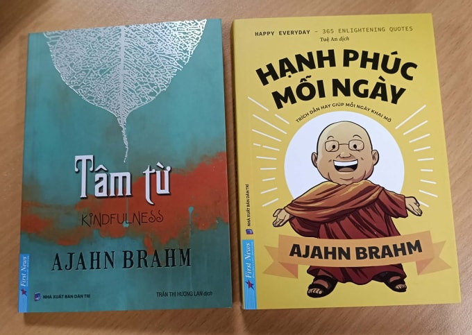 Tâm từ và Hạnh phúc mỗi ngày đều được trình bày dạng sổ tay.