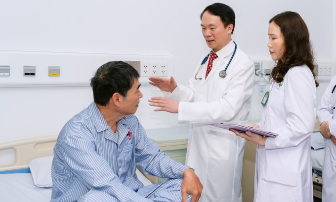 Bệnh nhân nằm điều trị tại Viện Tim mạch, Bệnh viện 19-8. Ảnh: Lê Nga