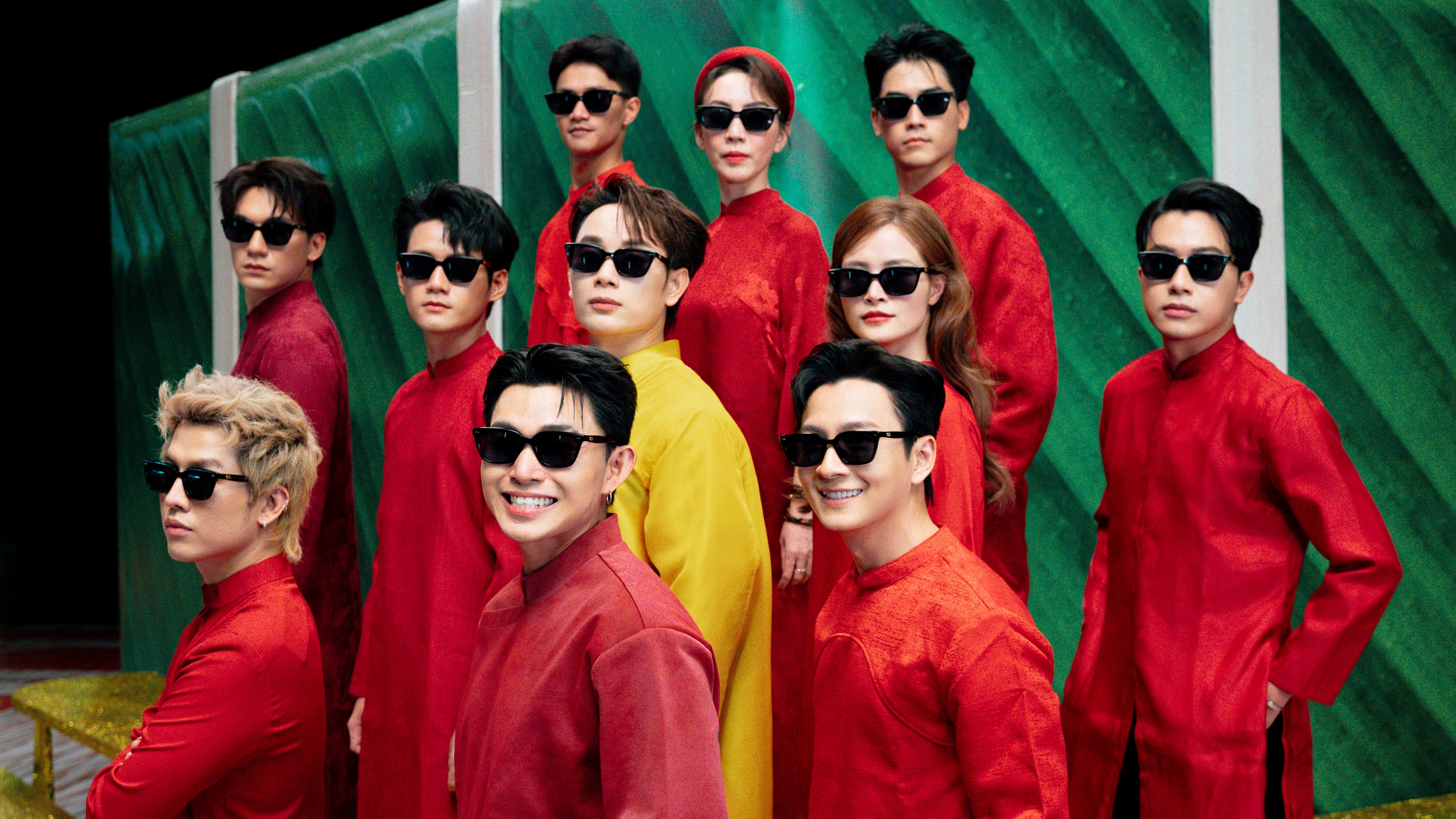 68 sao góp mặt trong MV 'Vạn sự như ý' của Trúc Nhân