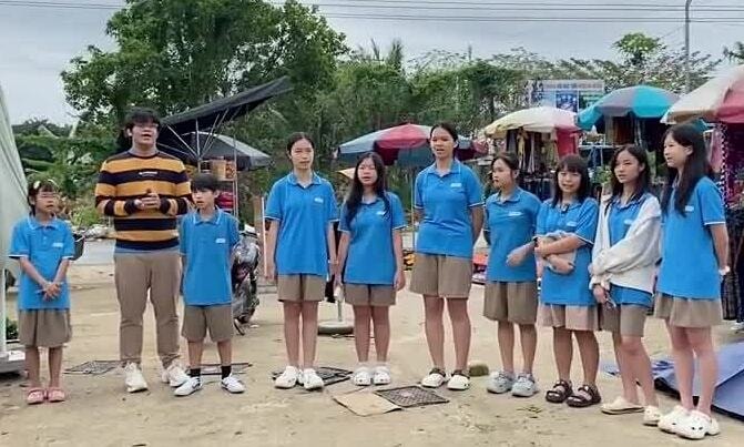 Nhóm học sinh Hope School hát nhạc phim 'Mắt biếc'