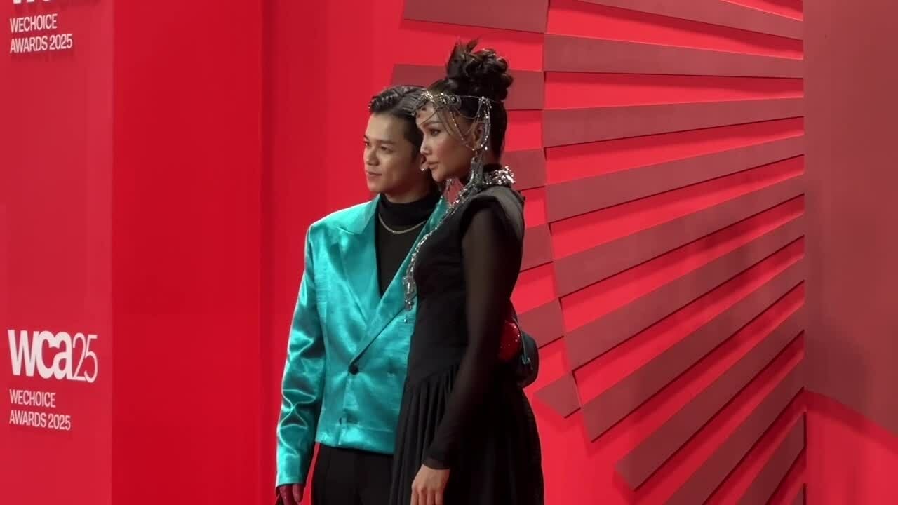 Cầu thủ Đình Bắc cùng dàn sao hội ngộ trên thảm đỏ