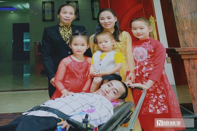 Chuyện tình đặc biệt và nghị lực phi thường của “tỷ phú” khuyết tật- Ảnh 2. Chuyện tình đặc biệt và nghị lực phi thường của “tỷ phú” khuyết tật- Ảnh 2.